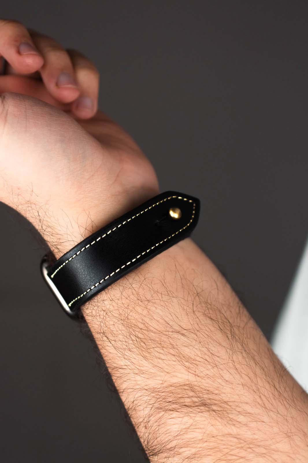 Black/beige Leather Apple Watch Strap - Exclusive Collection - The Stellar